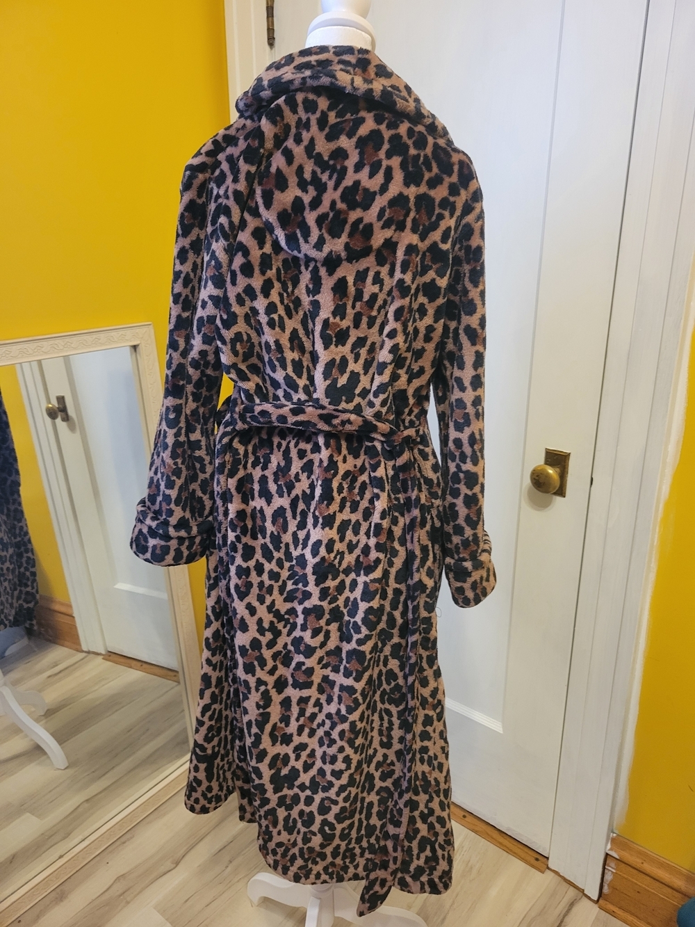 Leopard Print Women's Robe - Picture 3 of 5